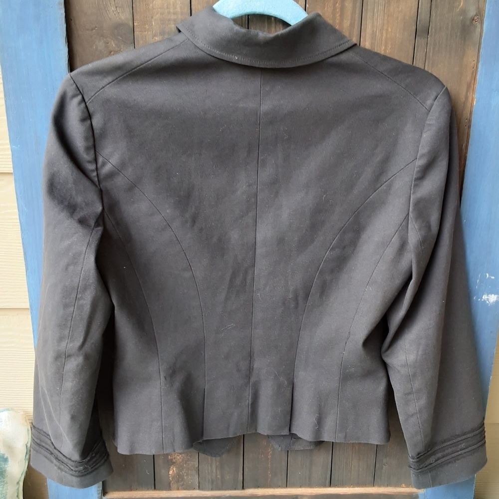Black Theory Blazer size 6. Runs small. - Picture 4 of 4